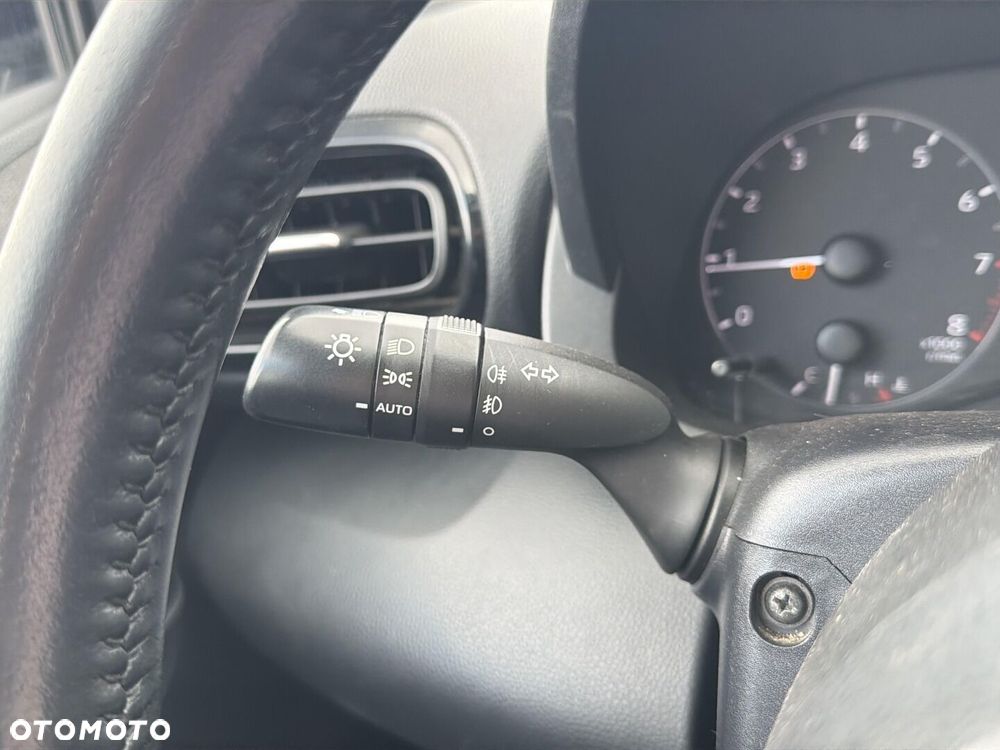 Toyota Yaris - 18