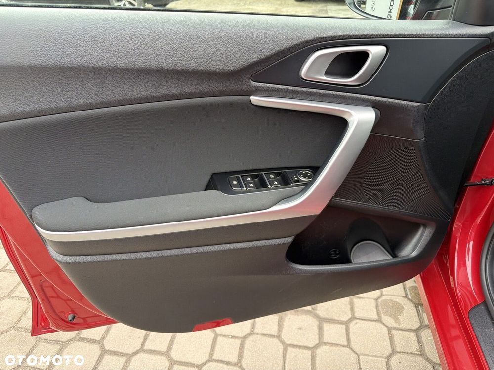 Kia Ceed - 29