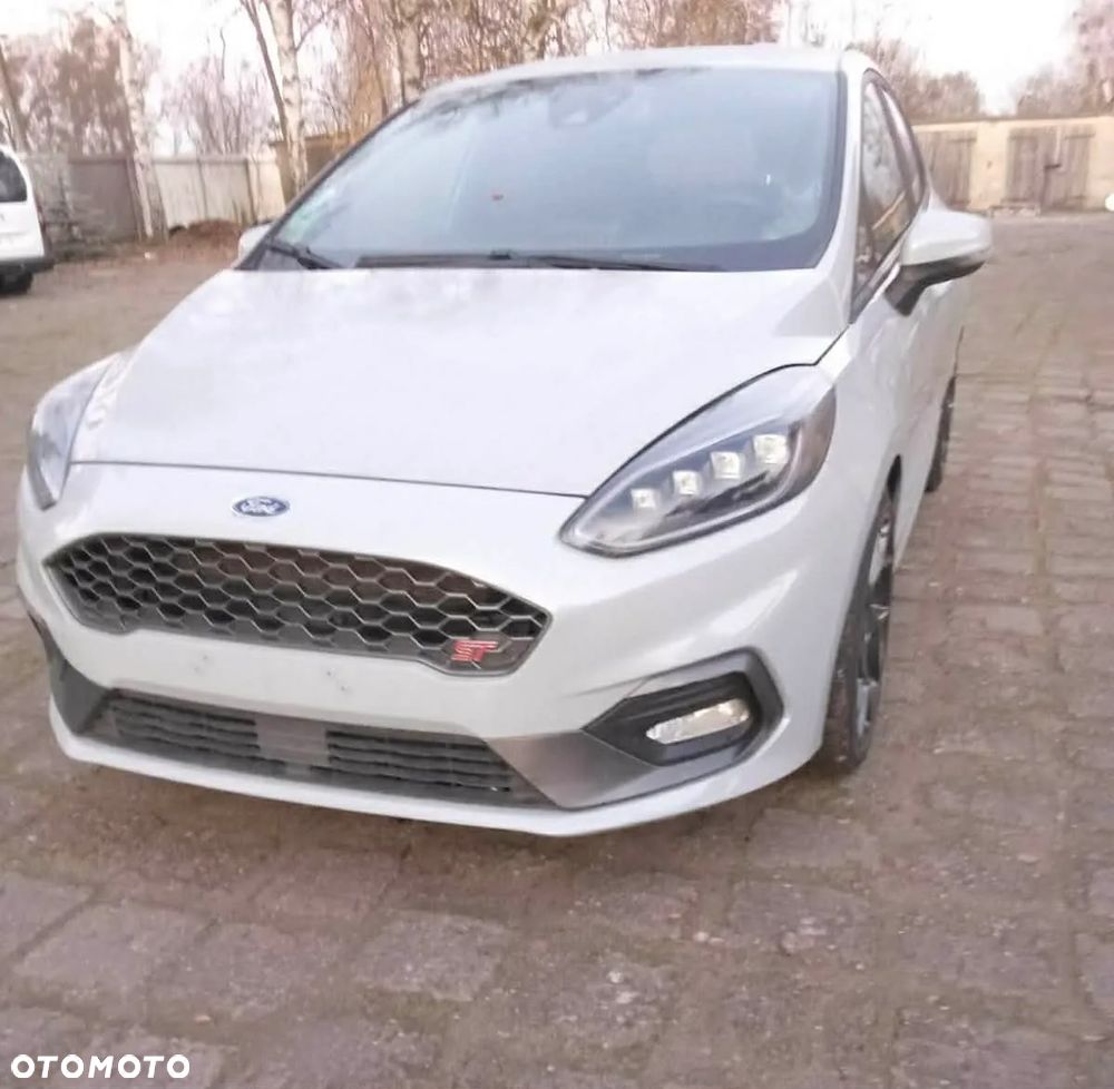 Ford Fiesta - 2