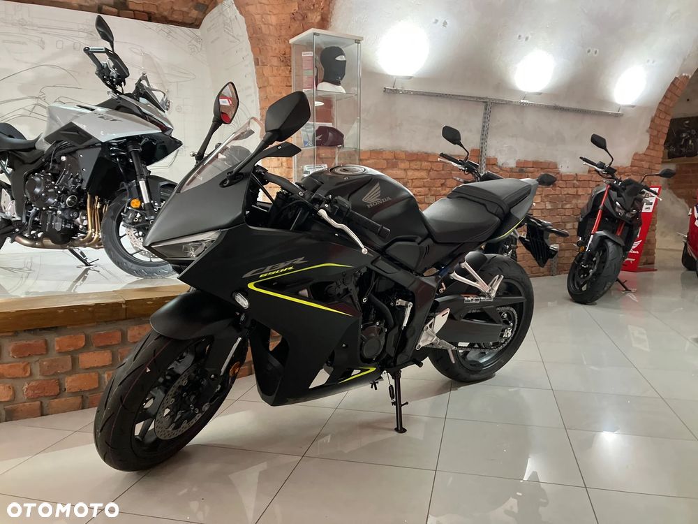 Honda CBR - 1