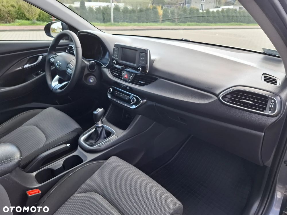 Hyundai i30 1.4 Classic + - 17