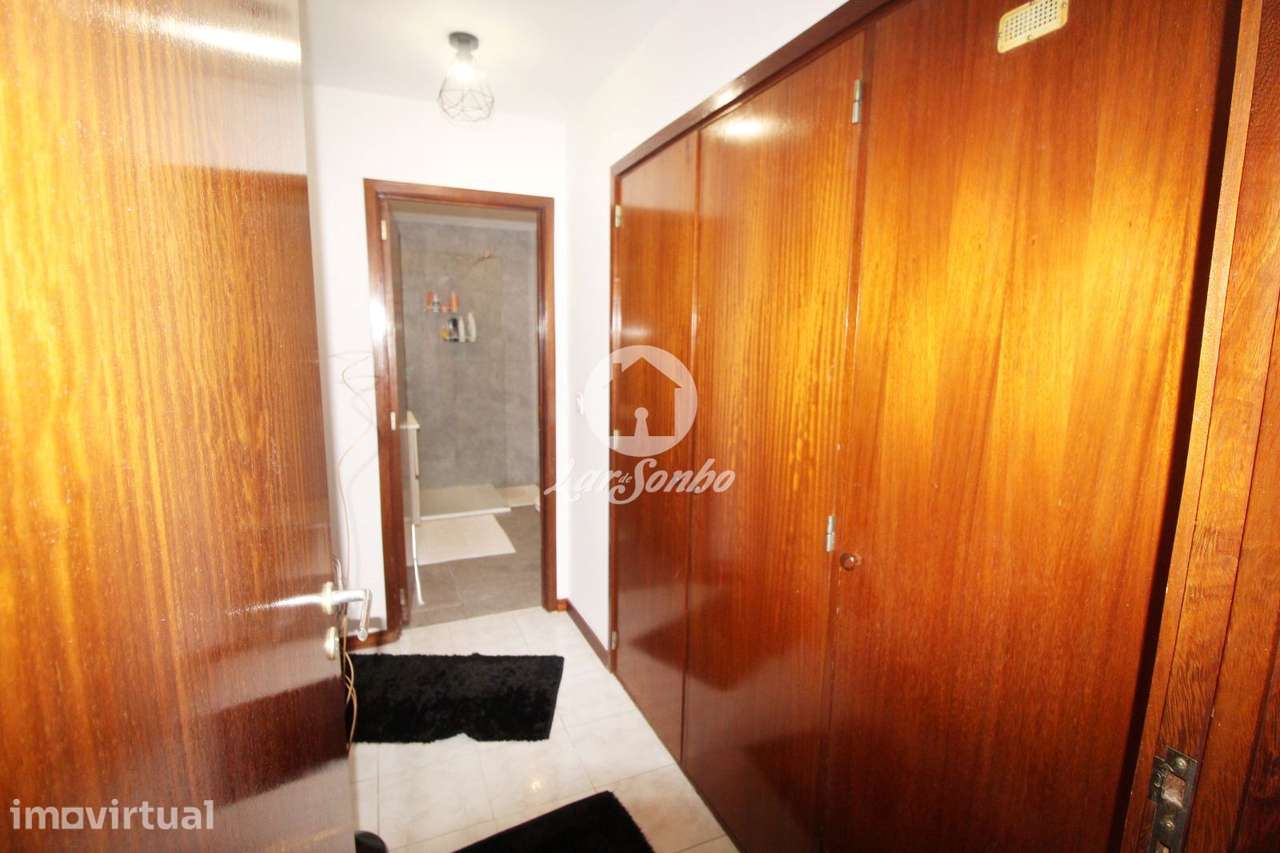 Apartamento T2 com Vistas Desafogada e Excelente Localização, ao m... - Grande imagem: 3/23