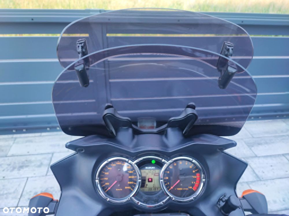 Suzuki V-STROM - 12