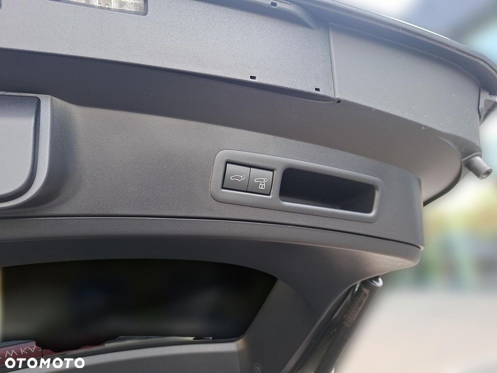 Lexus UX 250h GPF Business 2WD - 25