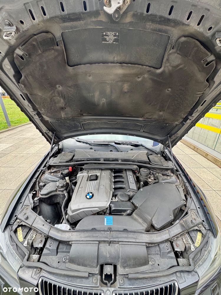 BMW Seria 3 325i - 30