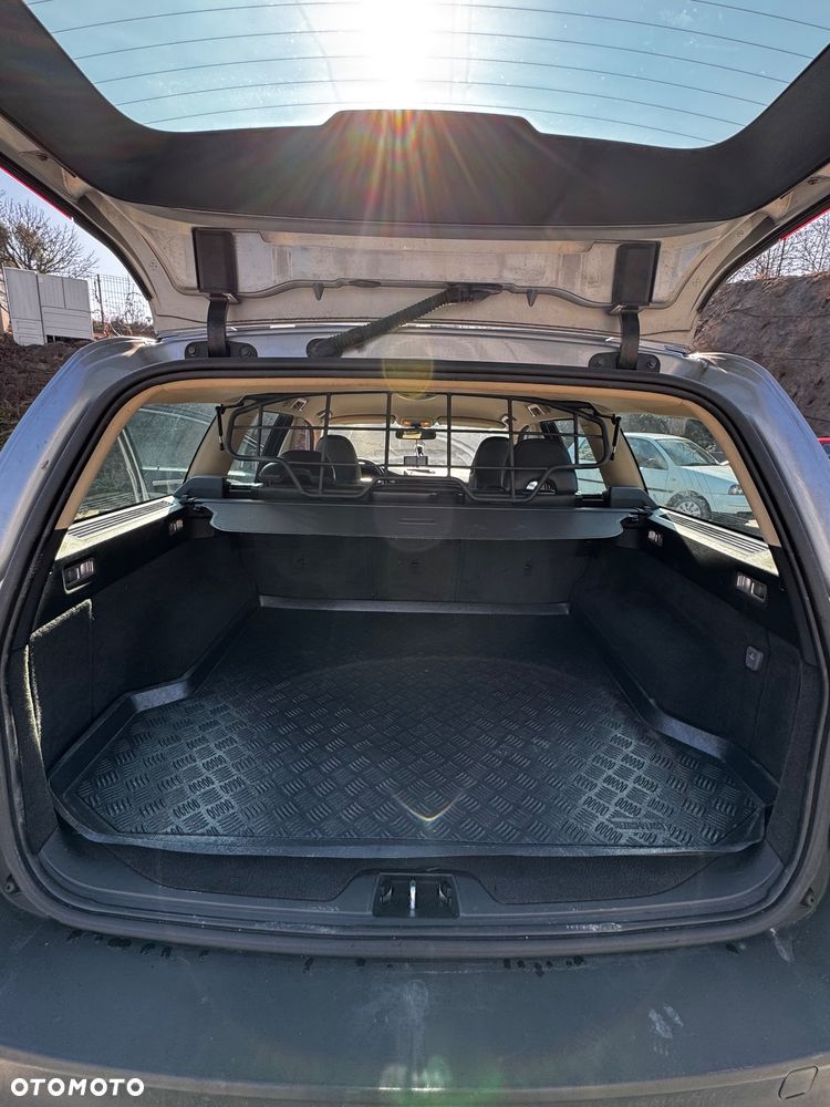 Volvo XC 70 D5 AWD Kinetic - 11
