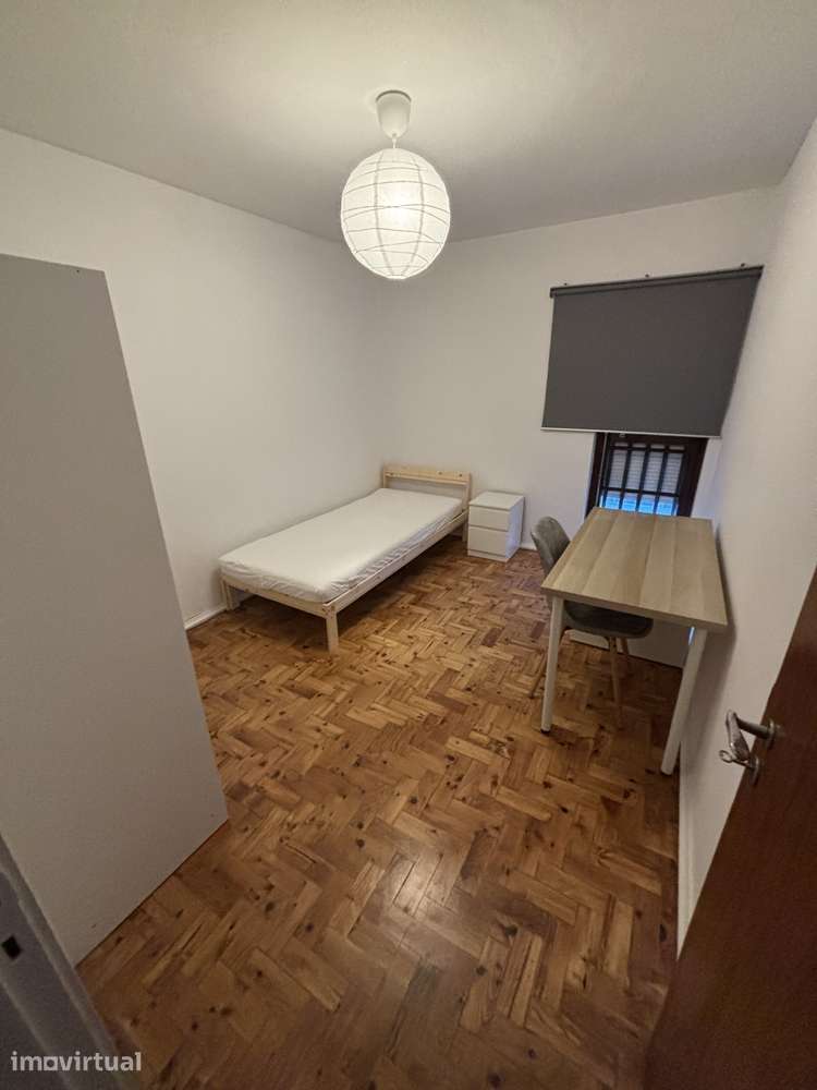 Quarto individual mobilado em Famões - Grande imagem: 3/10