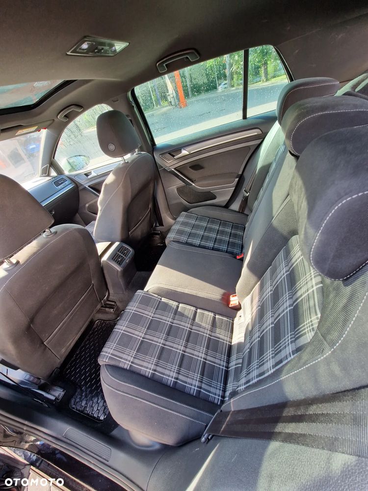 Volkswagen Golf - 13