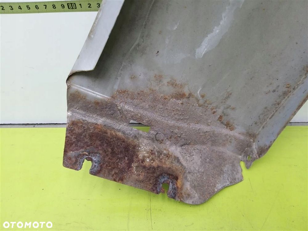 Błotnik przedni lewy Dodge Magnum 2004-2007 R PRZED LIFT SREBRNY - 8