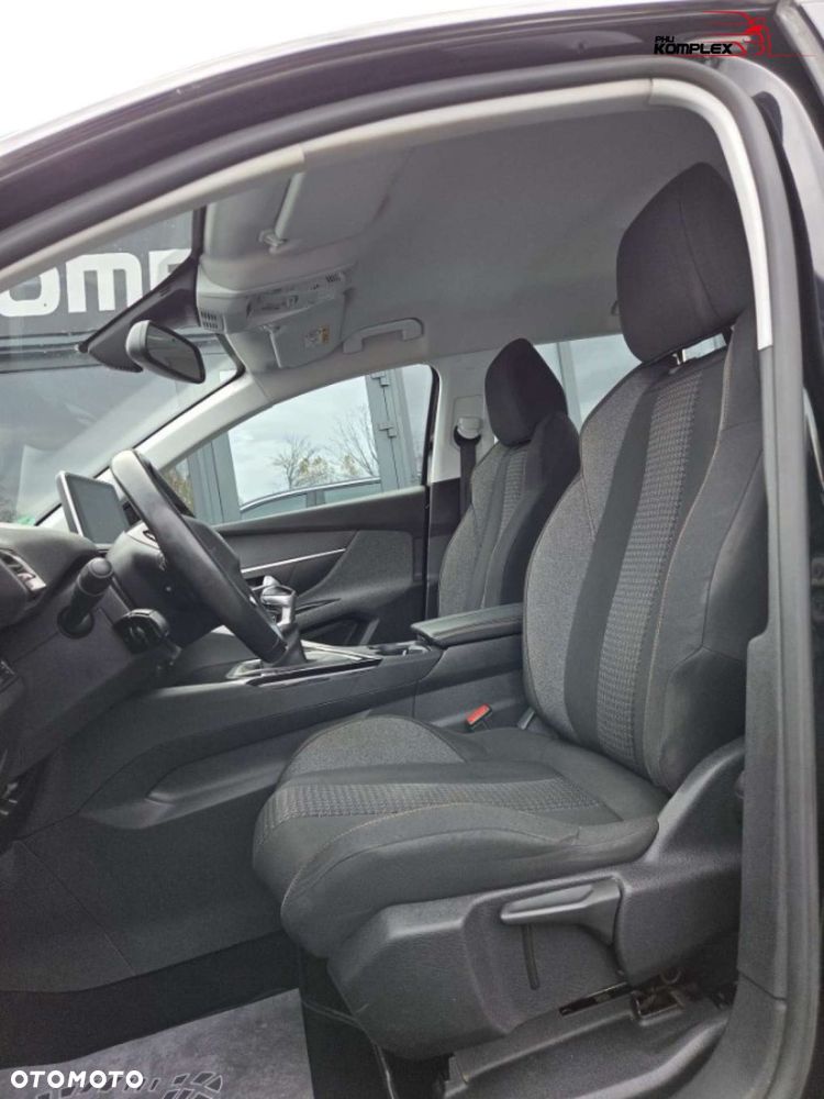 Peugeot 5008 - 8