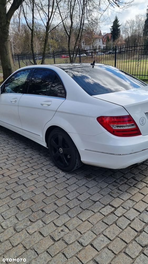 Mercedes-Benz Klasa C 180 (BlueEFFICIENCY) Avantgarde - 6