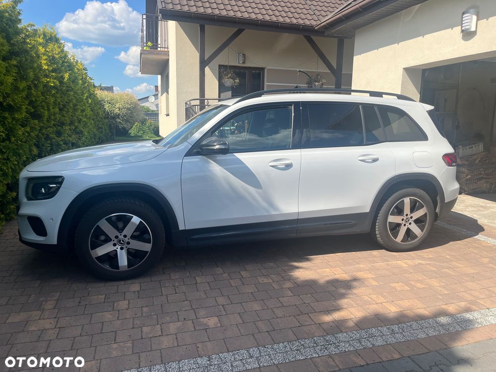 Mercedes-Benz GLB - 1
