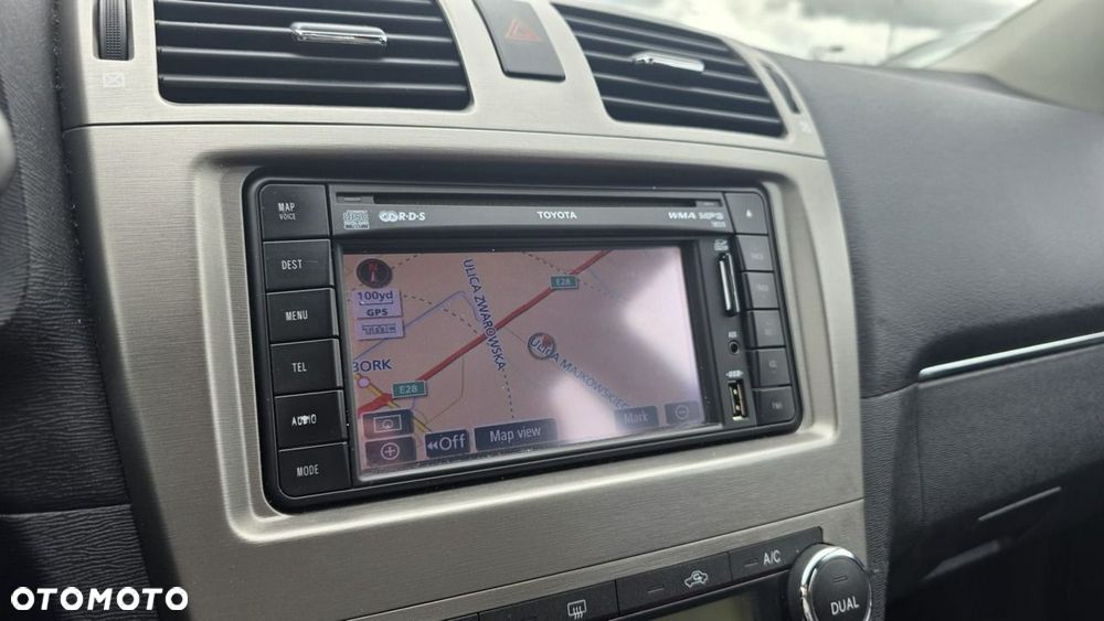Toyota Avensis - 12