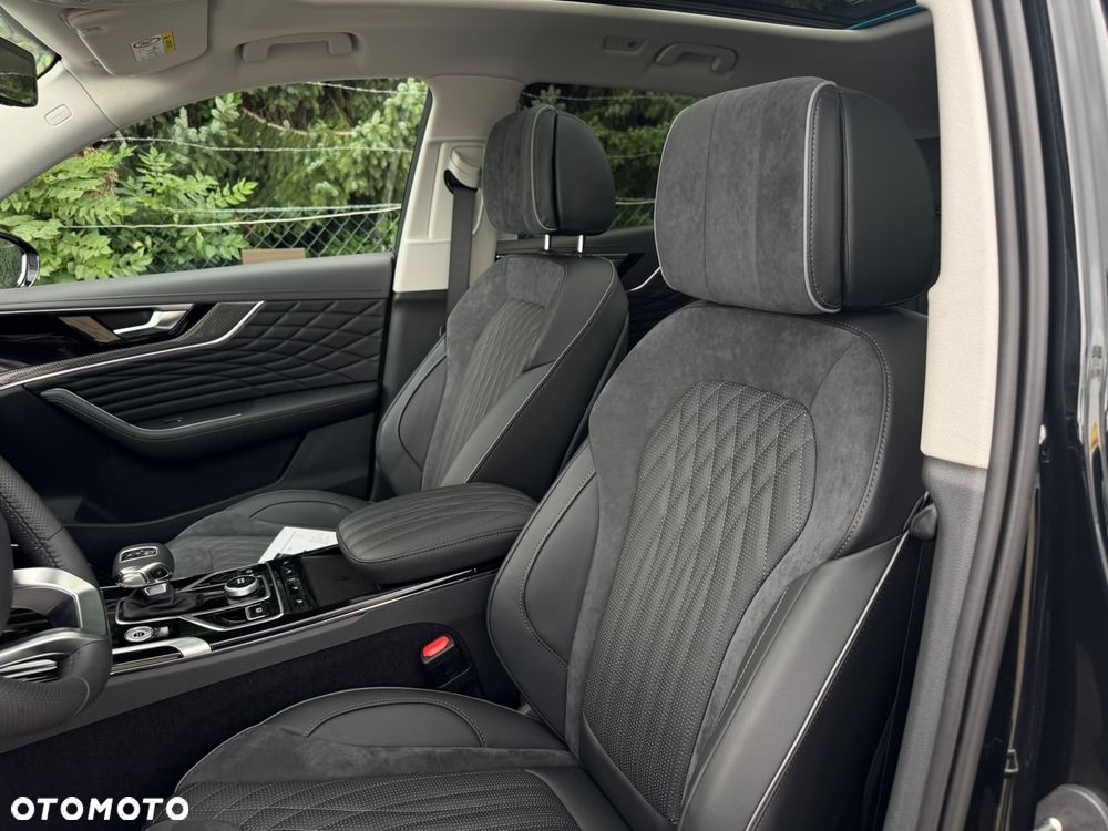 Hongqi HS5 2.0T AWD - 7