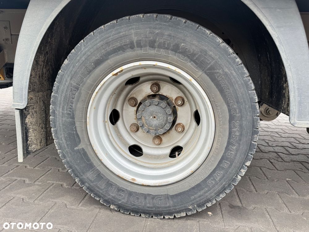 Komplet kół prowadzących, napędowych, felga, opona Pirelli 215/75 R17,5 - 7