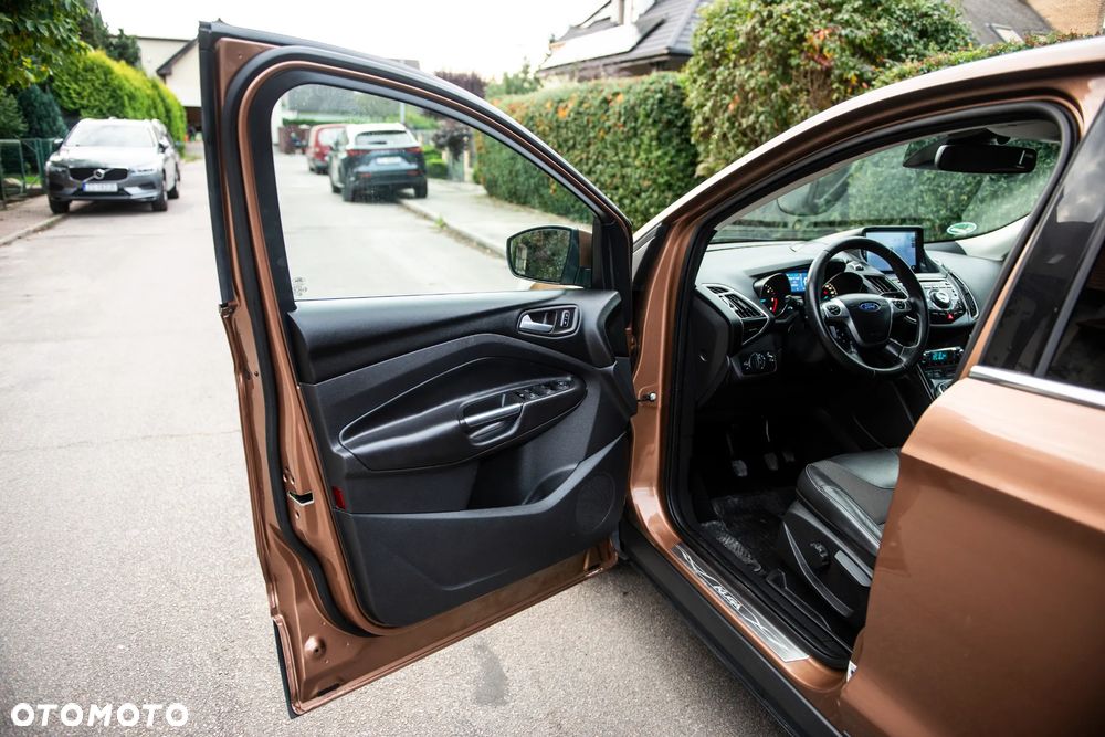 Ford Kuga 2.0 TDCi 4x4 Titanium - 17