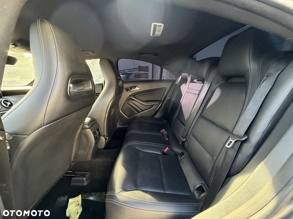 Mercedes-Benz CLA 250 AMG Line 7G-DCT - 32