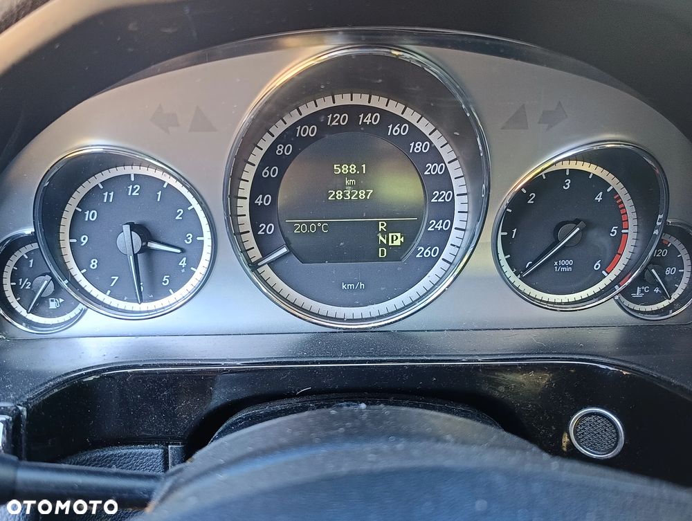 Mercedes-Benz Klasa E 350 CDI BlueEff Avantgarde - 13
