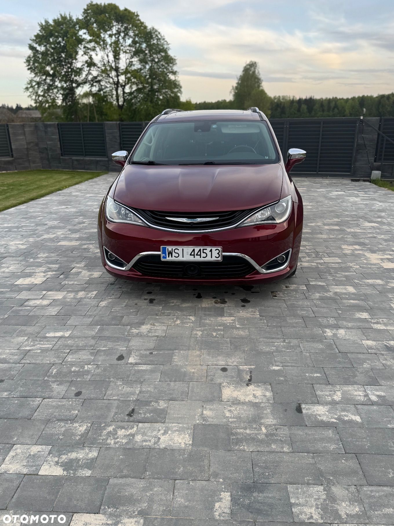 Chrysler Pacifica - 1