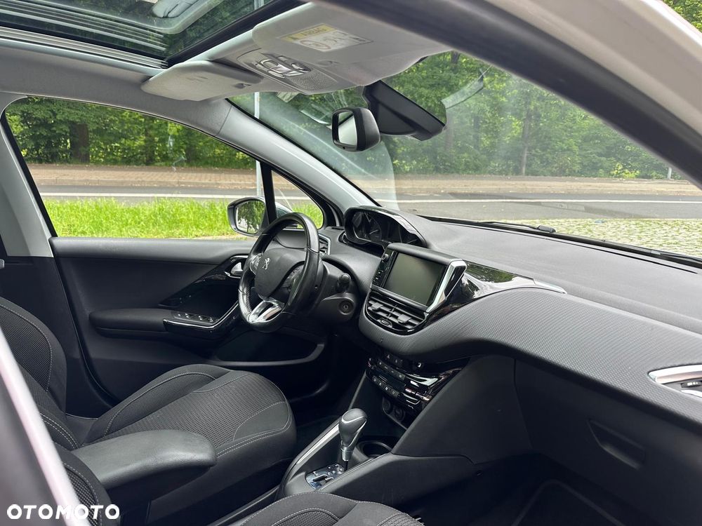 Peugeot 208 1.2 PureTech GPF Allure S&S EAT6 - 22