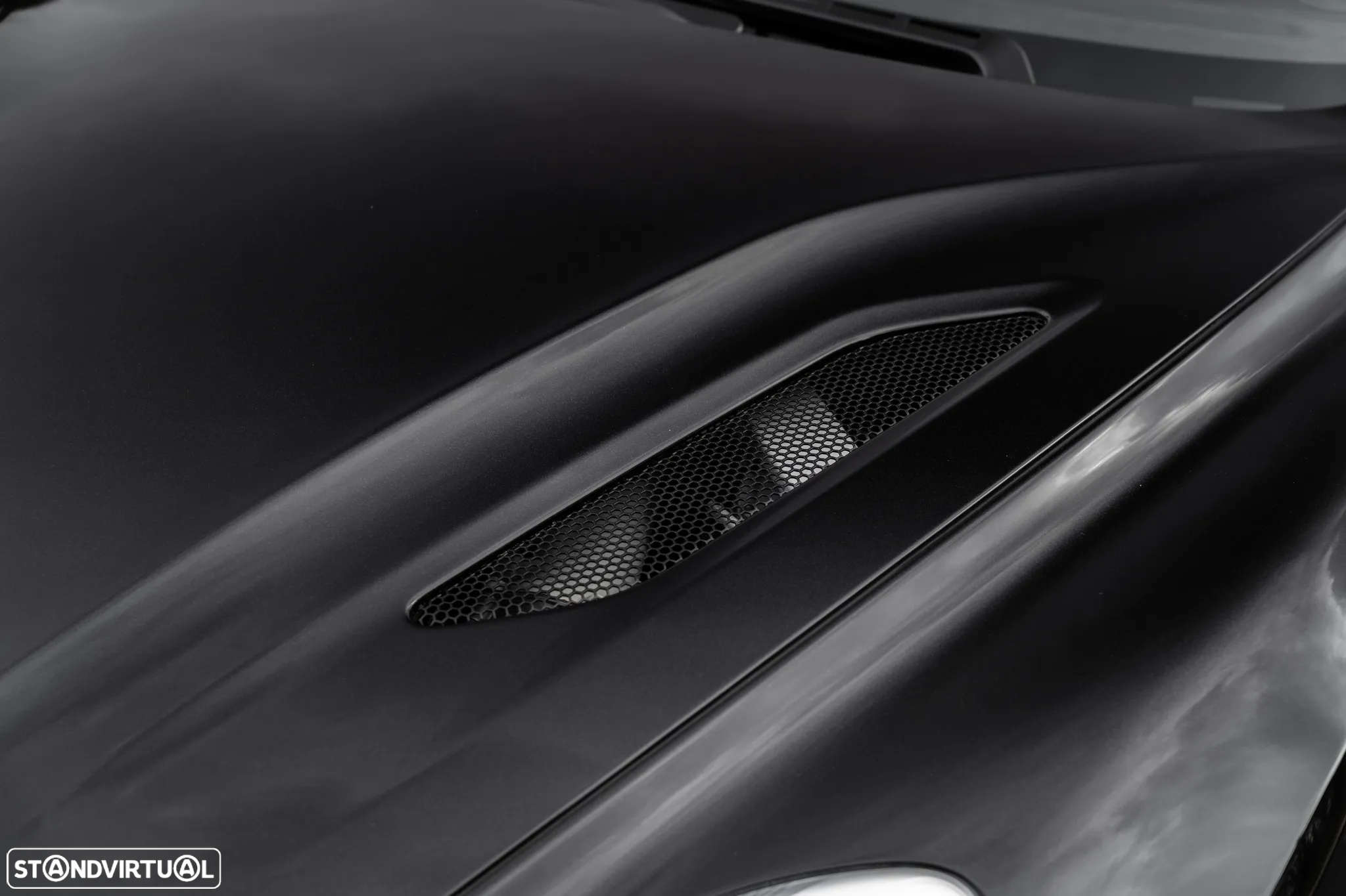 Aston Martin Vanquish Coupe - 32