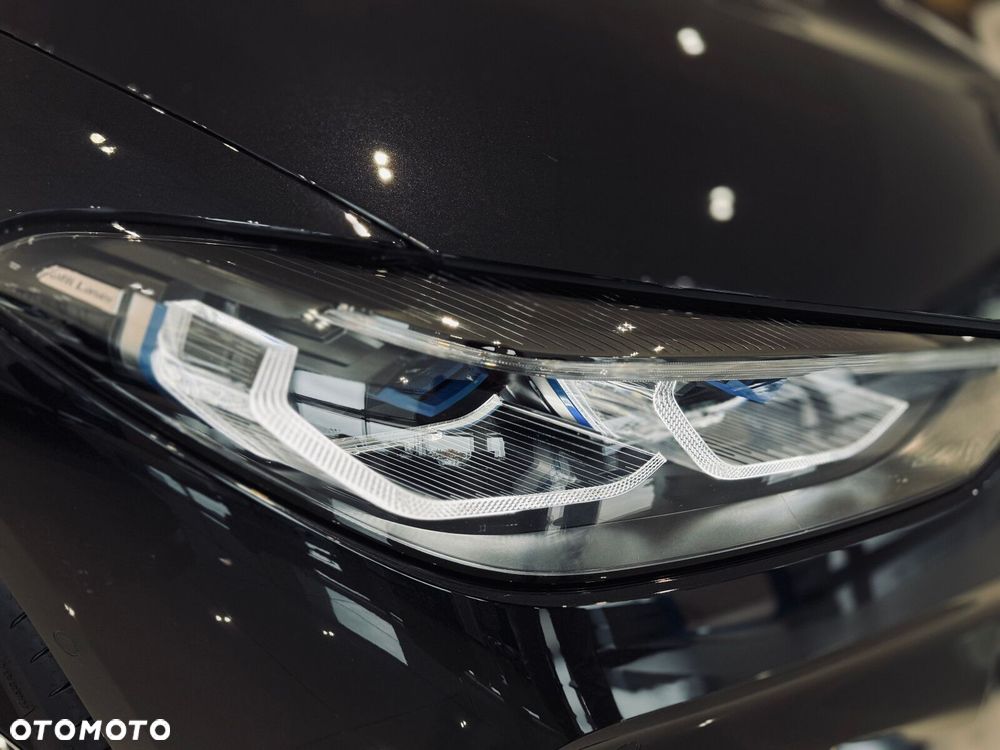 BMW Seria 8 - 22