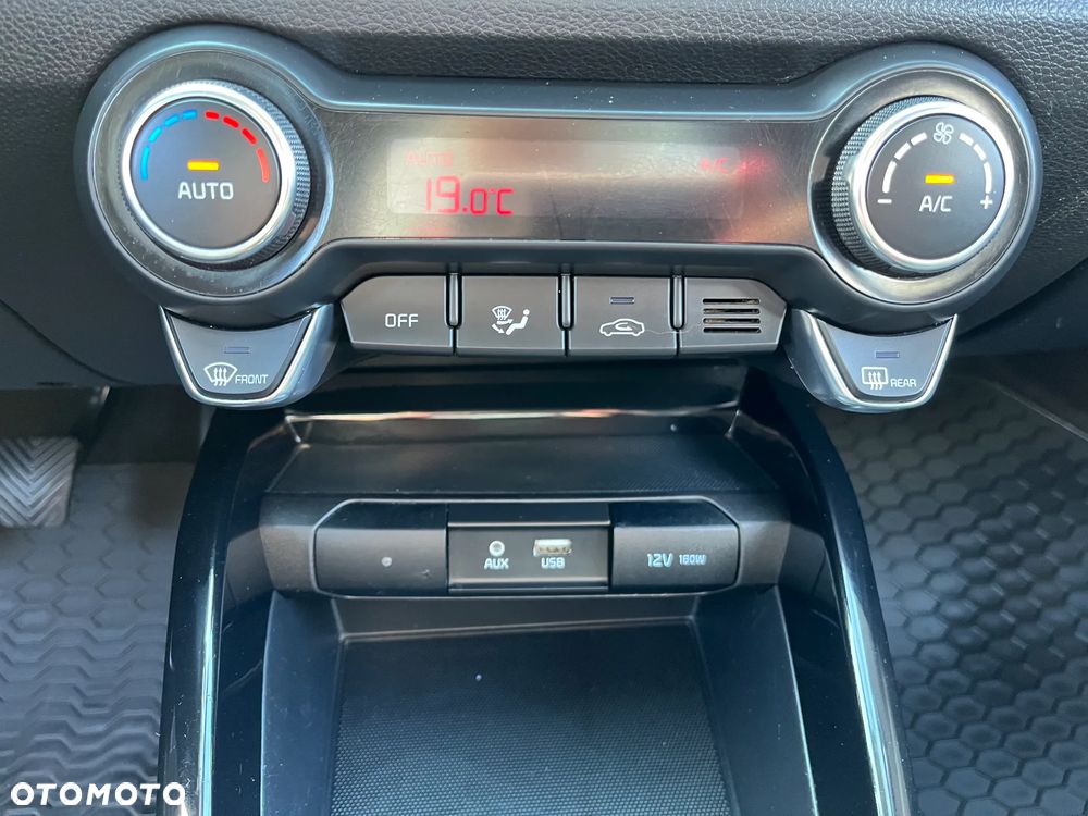 Kia Stonic - 27