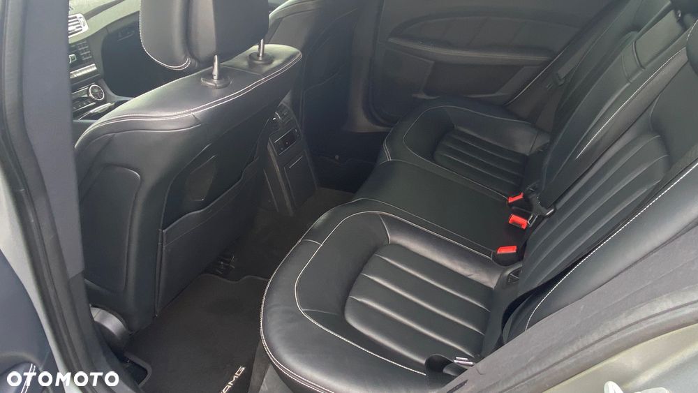 Mercedes-Benz CLS 350 CDI 4-Matic BlueEff - 12