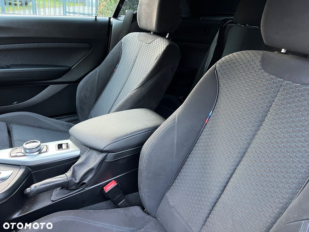 BMW Seria 2 218d - 17