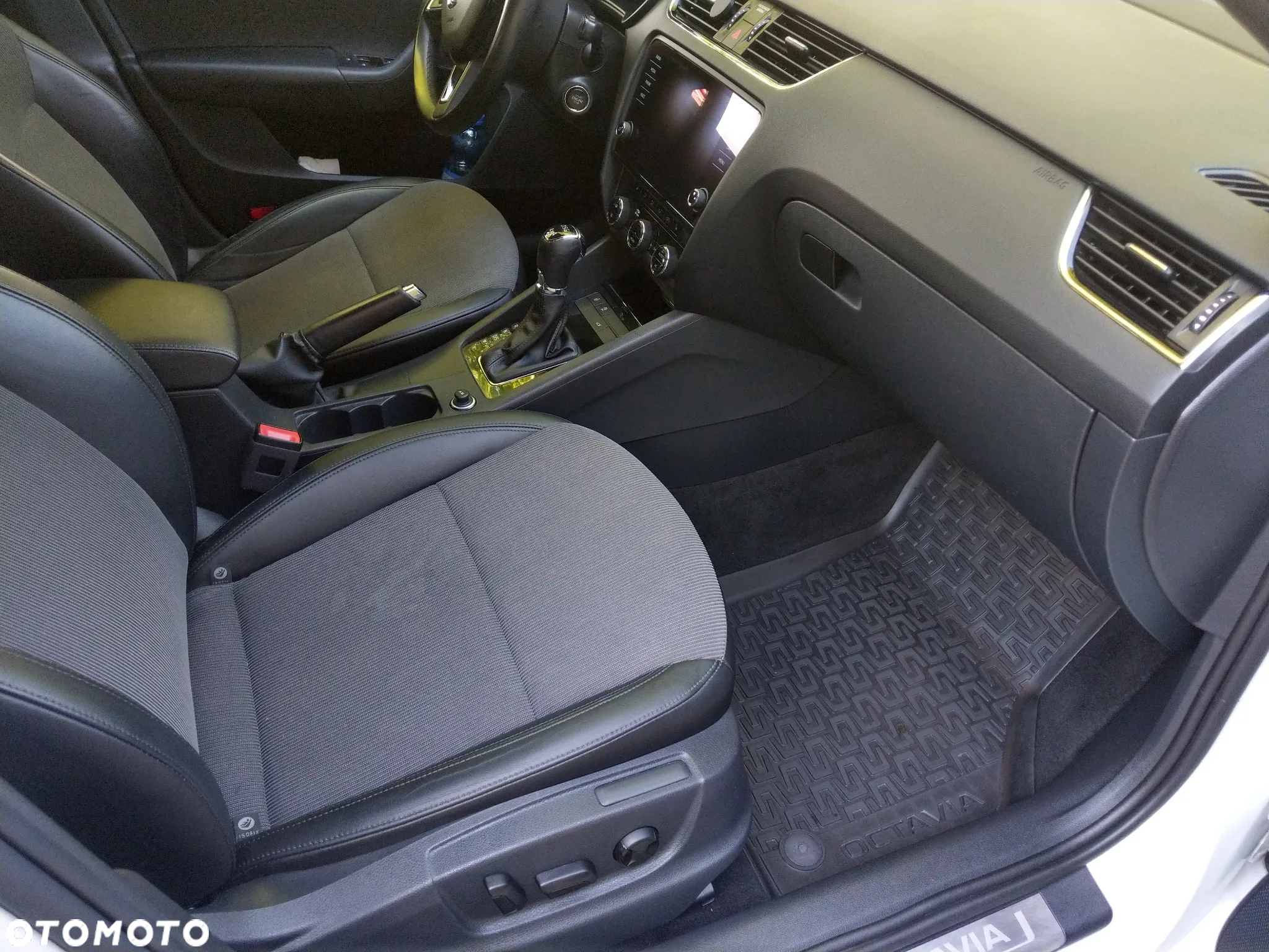 Skoda Octavia 2.0 TDI SCR 4x4 Style DSG - 17