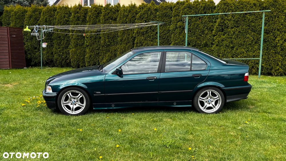 BMW Seria 3 325i - 5