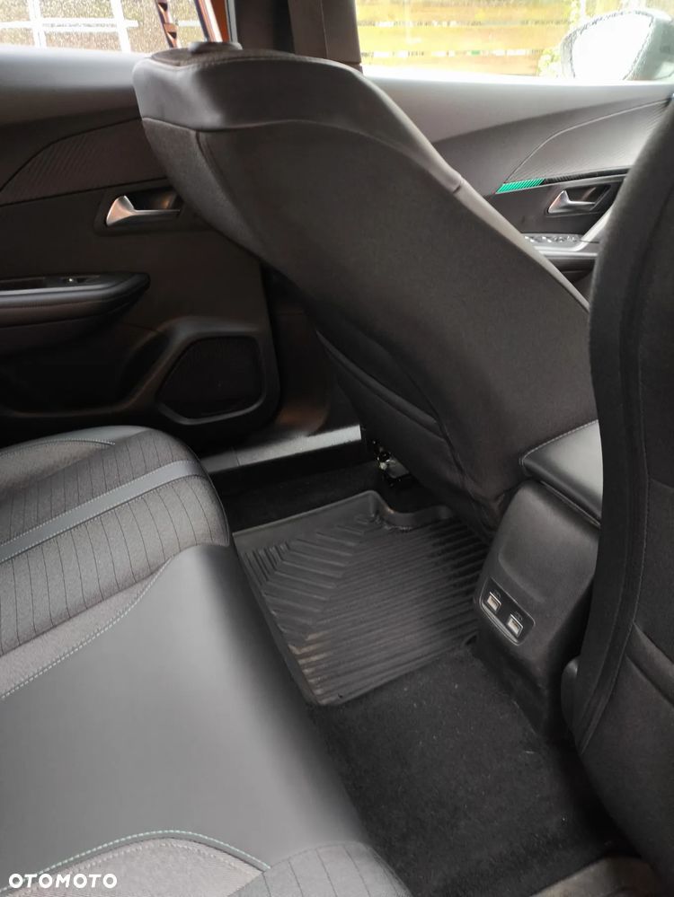 Peugeot 2008 1.2 PureTech Allure S&S - 11