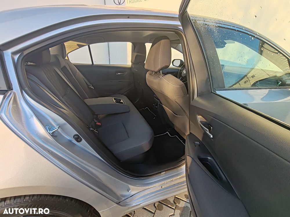 Toyota Corolla 1.8 HSD Business - 8