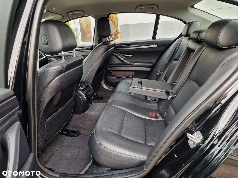BMW Seria 5 520d Modern Line - 19