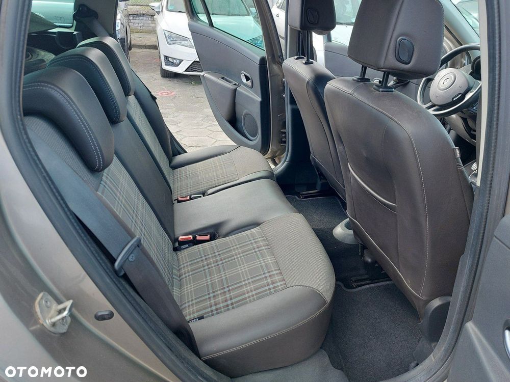 Renault Clio - 13