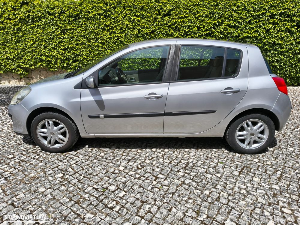 Renault Clio 1.2 16V Privilège - 9