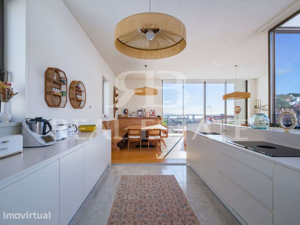 T3 duplex com VISTA + TERRAÇOS + PISCINA + GARAGEM em São Vicente -... - Grande imagem: 2/38