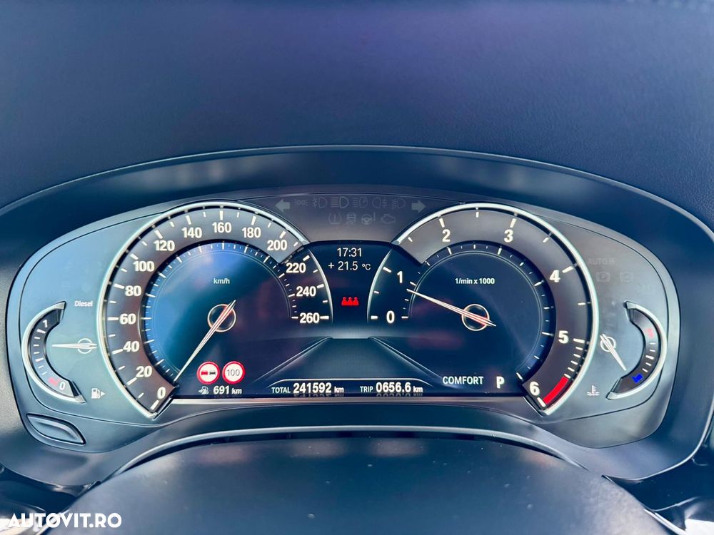 BMW Seria 5 520d xDrive Aut. Luxury Line - 11