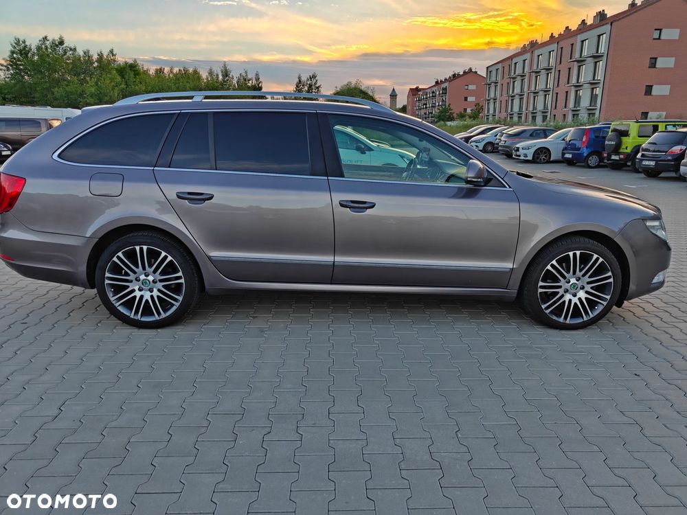 Skoda Superb 1.8 TSI Elegance DSG - 25
