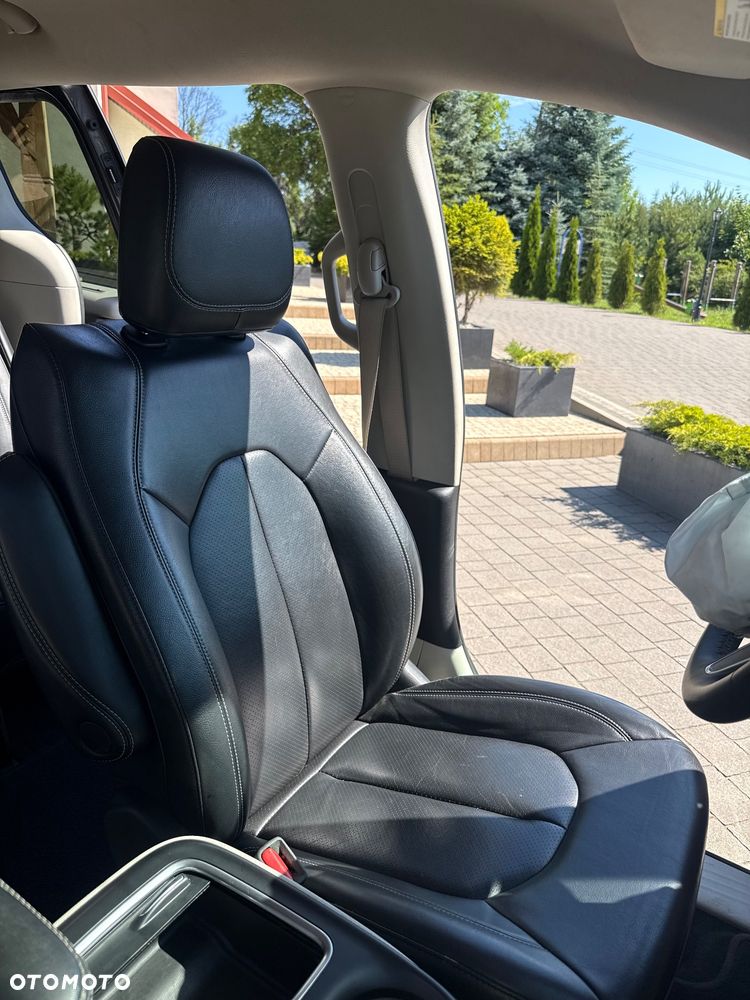 Chrysler Pacifica - 29
