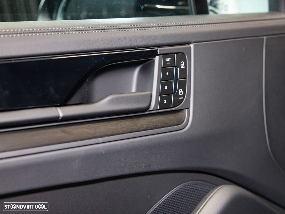 Porsche Cayenne Coupé E-Hybrid Black Edition - 23