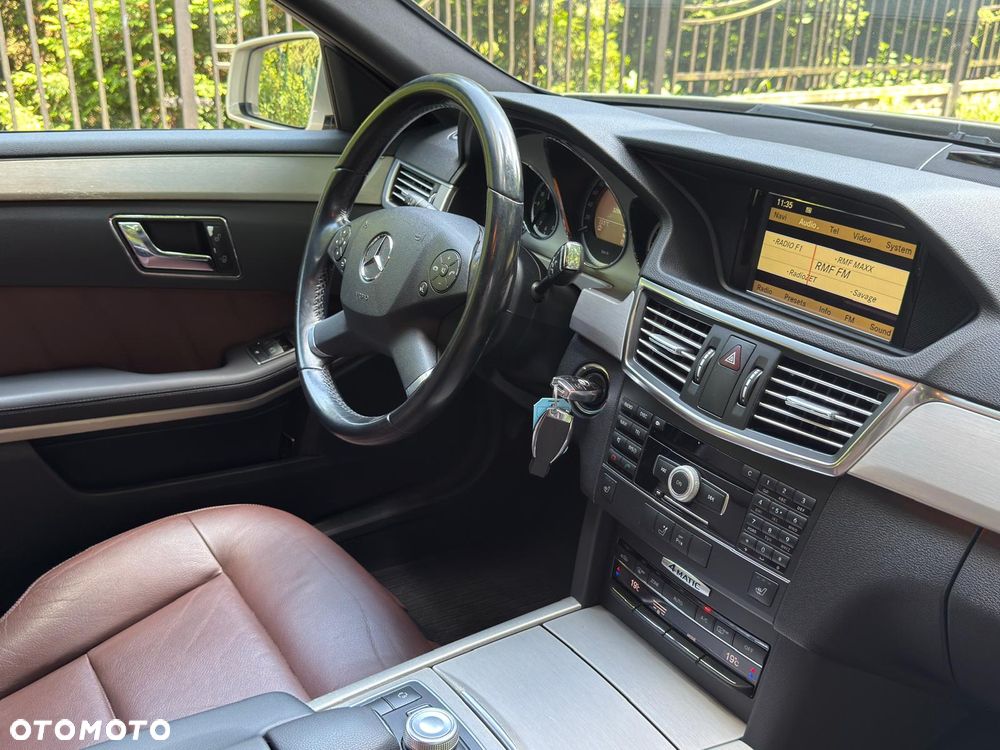 Mercedes-Benz Klasa E 350 CDI DPF 4Matic BlueEFFICIENCY 7G-TRONIC Avantgarde - 21