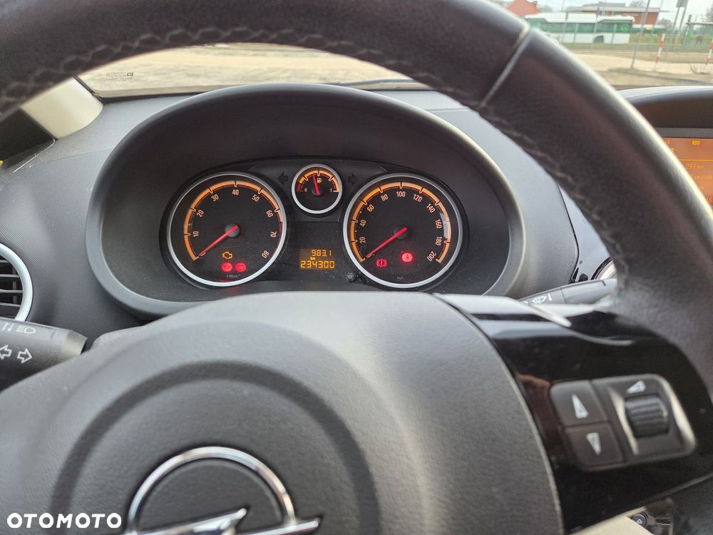 Opel Corsa 1.4 16V Cosmo - 5