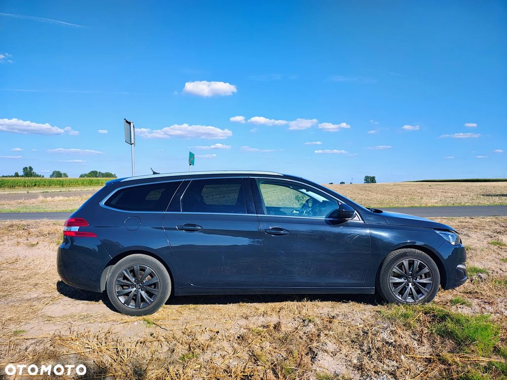Peugeot 308 - 1
