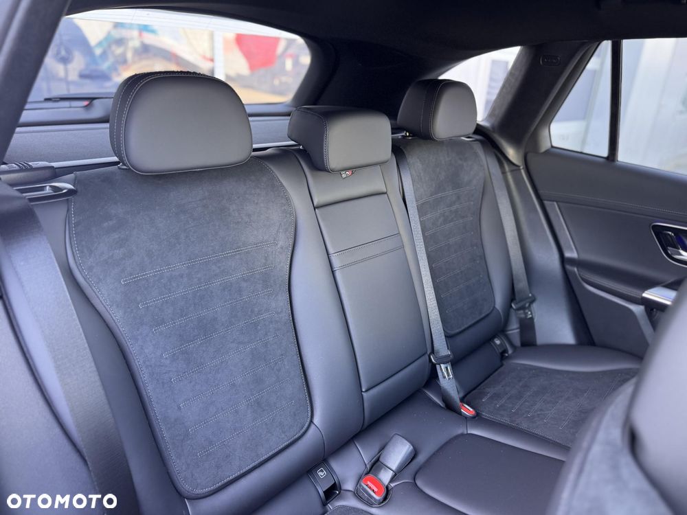 Mercedes-Benz GLC 200 d 4Matic 9G-TRONIC AMG Line Advanced - 13