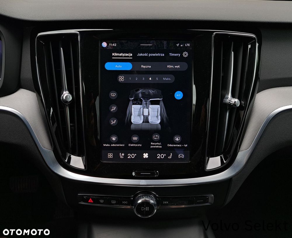 Volvo V60 Cross Country - 25