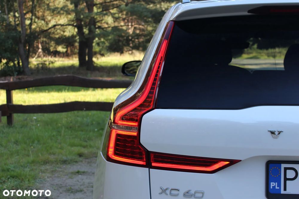 Volvo XC 60 B5 B AWD Geartronic RDesign - 12