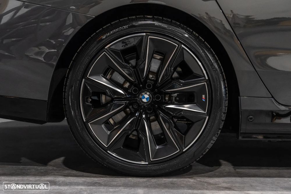 BMW 750 750e xDrive Pack Desportivo M - 49