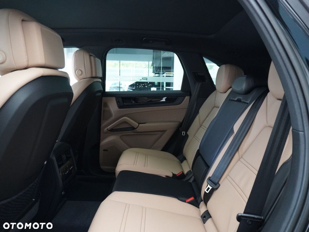 Porsche Cayenne Black Edition - 23