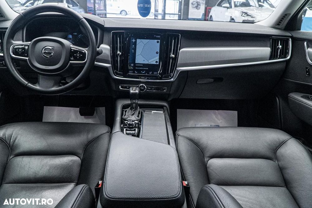 Volvo S90 D4 Geartronic Momentum Pro - 24